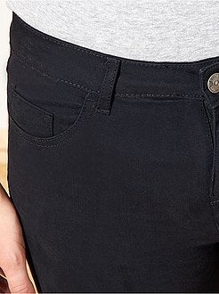 Calças slim elásticas com 5 bolsos - Kiabi