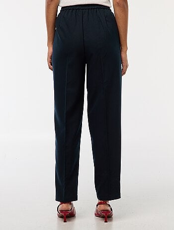 Calças tipo jogger lisas