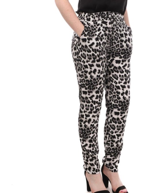 Calças Vero Moda Easy Pretas com Padro Leopardo para Mulher - Kiabi Calças Vero Moda Easy Pretas com Padro Leopardo para Mulher - Kiabi
