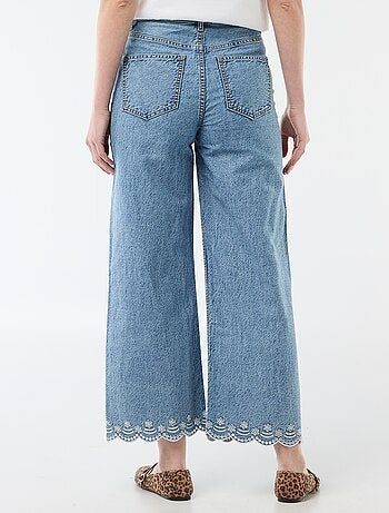 Calças wide leg com bolsos aplicados