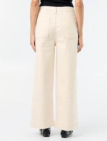 Calças wide leg com bolsos entrançados