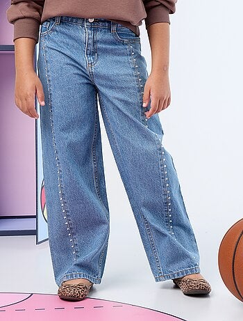 Calças wide leg / corte largo com tachas fantasia