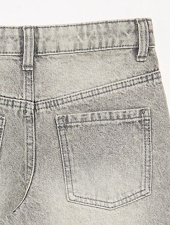 Calças wide leg / corte largo com tachas fantasia