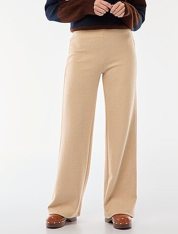 Calças wide leg em malha macia