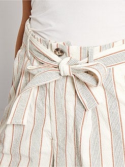 Calções às riscas com cintura subida - Kiabi