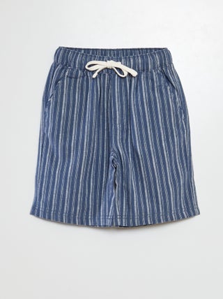 Calções bermudas