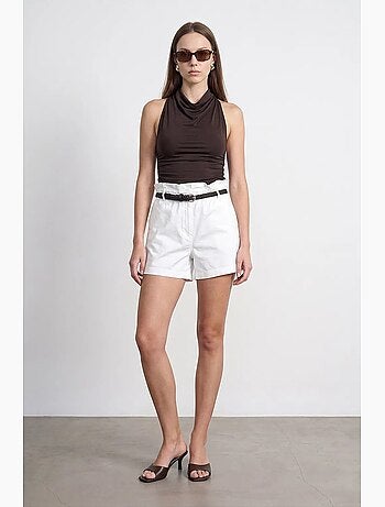 Calções chino de cintura alta com cinto dilvin