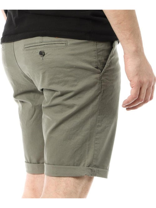 Calções Chino Kaki para Homem Teddy Smith 10415076D - Kiabi Calções Chino Kaki para Homem Teddy Smith 10415076D - Kiabi