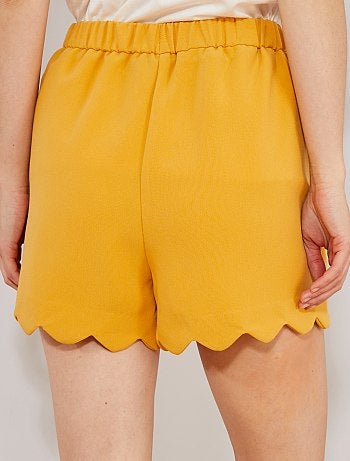 Calções com acabamento corola - Kiabi