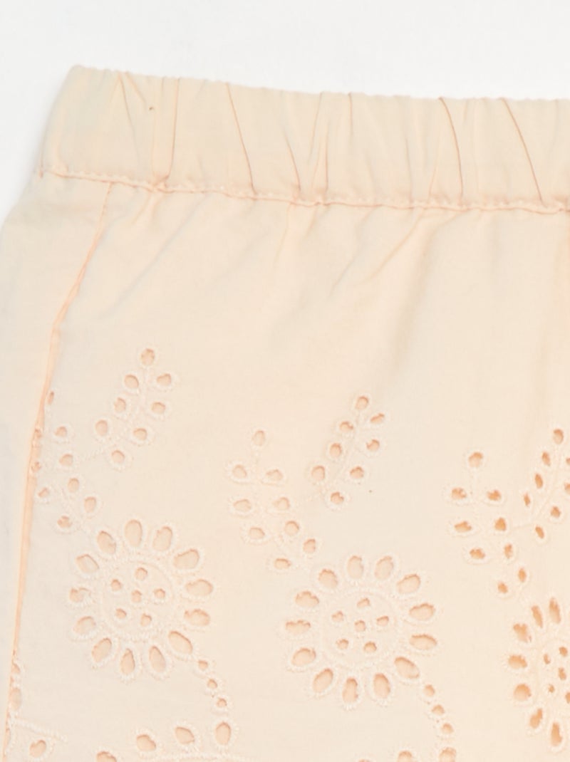 Calções com bordado inglês BEGE - Kiabi