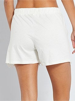 Calções com bordado inglês - Kiabi