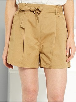 Calções com cinto - Kiabi