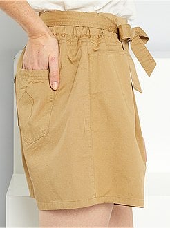 Calções com cinto - Kiabi