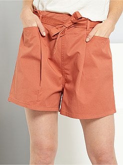 Calções com cinto - Kiabi