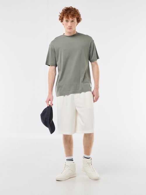 Calções com patch em algodão liso - Kiabi