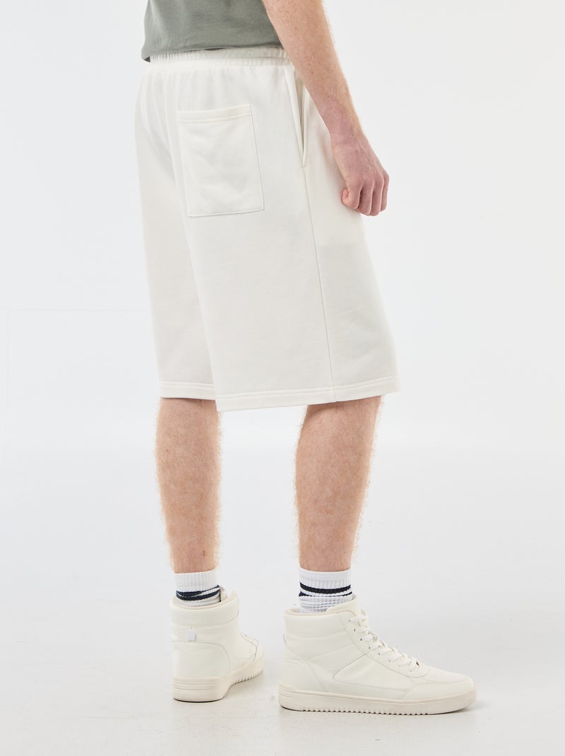 Calções com patch em algodão liso Branco - Kiabi
