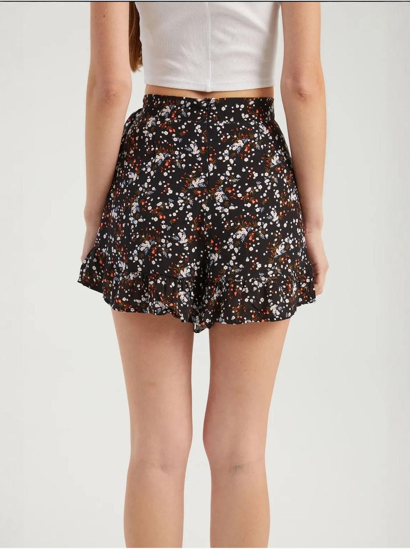 Calções de cintura subida com estampado floral e detalhe de cinto hiccup Preto - Kiabi
