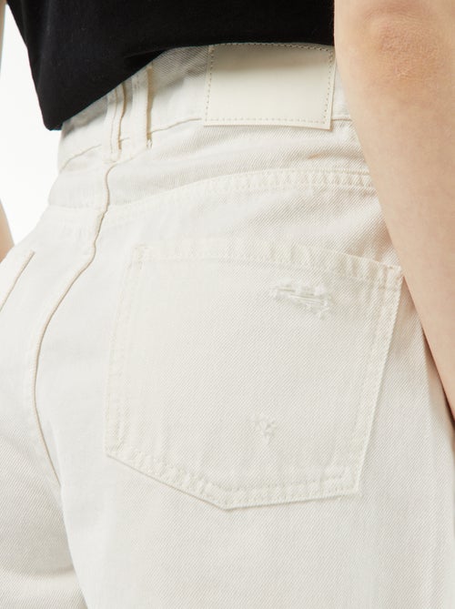 Calções de ganga com rasgões e acabamentos a cru - Kiabi