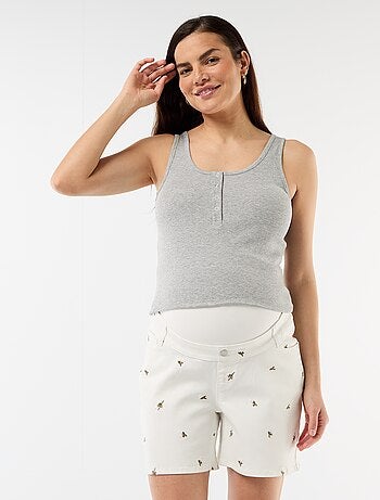 Calções de ganga de cintura alta de maternidade com bordados