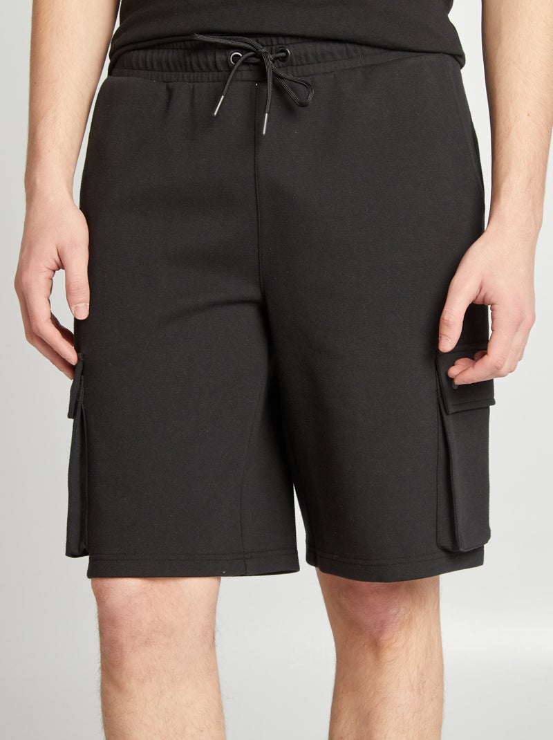 Calções em moletão leve com bolsos com abas Preto - Kiabi