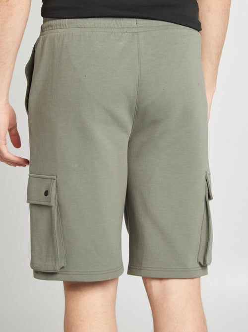 Calções em moletão leve com bolsos com abas - Kiabi