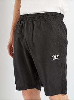 Calções em tecido 'Umbro' - Kiabi