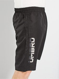 Calções em tecido 'Umbro' - Kiabi