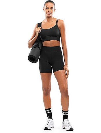 Calções justos de treino para mulher
