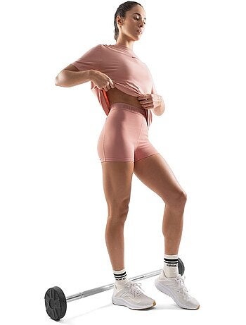 Calções justos e curtos de treino para mulher