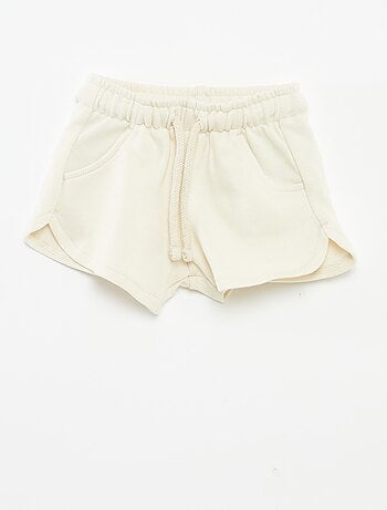 Calções lisos com bolsos
