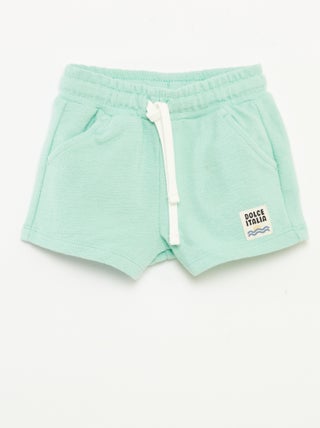 Calções lisos com bolsos