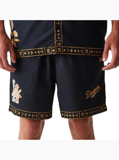 Calções New Era Taping Pretos para Homem - Kiabi Calções New Era Taping Pretos para Homem - Kiabi