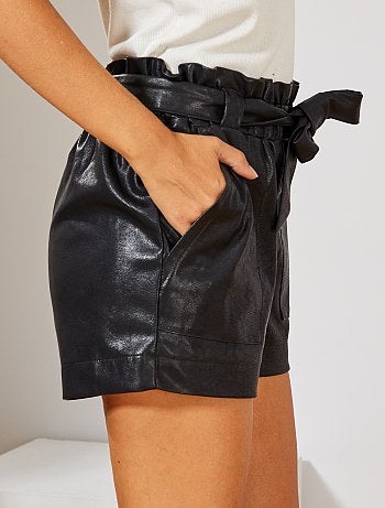 Calções 'paper bag' em pele sintética - Kiabi