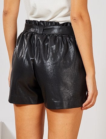 Calções 'paper bag' em pele sintética - Kiabi