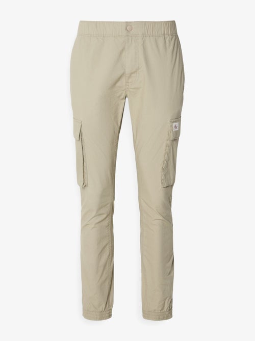 Calvin klein jeans calças cargo verdes para homem j30j3276 - Kiabi Calvin klein jeans calças cargo verdes para homem j30j3276 - Kiabi