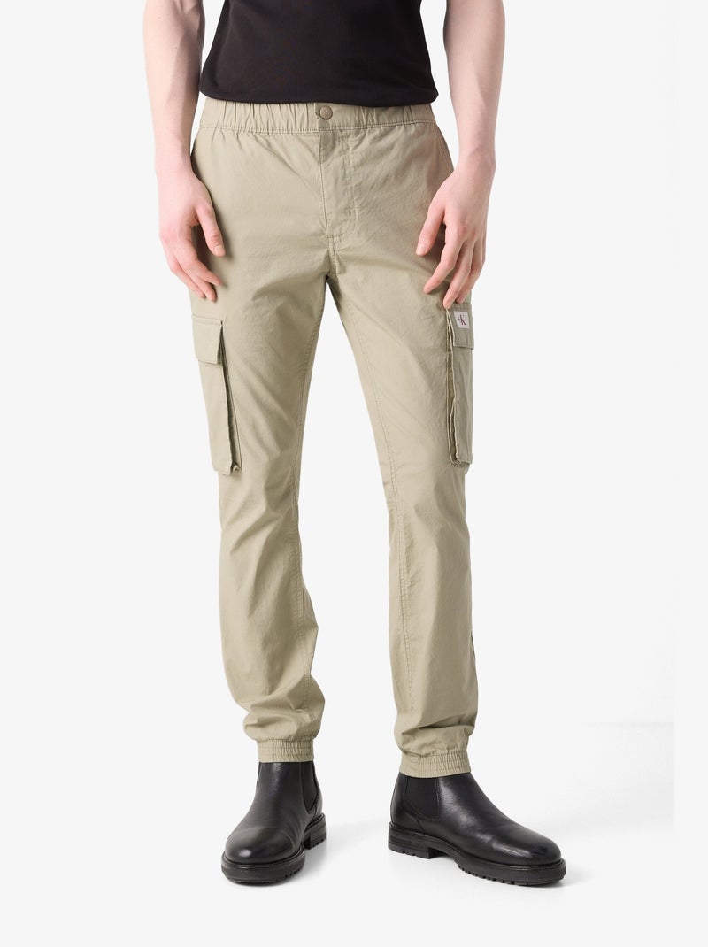 Calvin Klein Jeans Calças Cargo Verdes para Homem J30J3276 Bege escuro - Kiabi