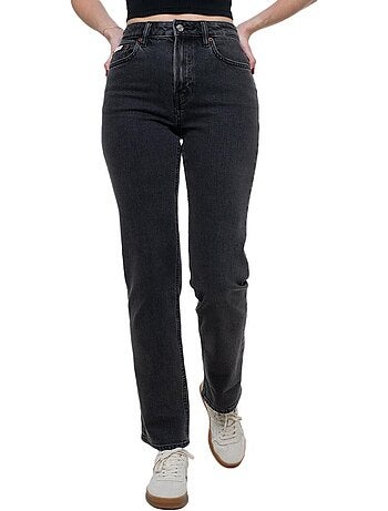 Calvin klein jeans lv047b909g - jeans retos pretos para mulher