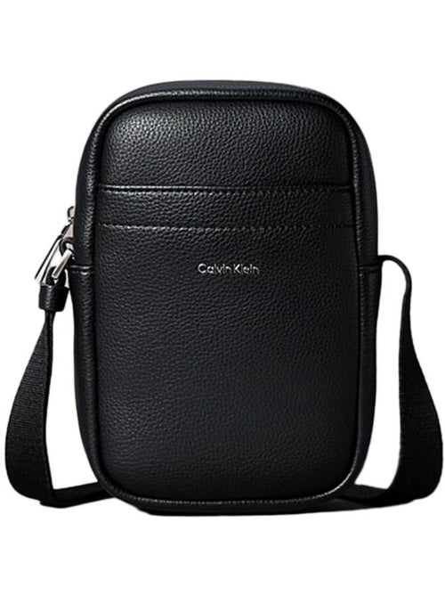 Calvin Klein Jeans Raiseds - Mala a Tiracolo Preta para Homem - Kiabi Calvin Klein Jeans Raiseds - Mala a Tiracolo Preta para Homem - Kiabi