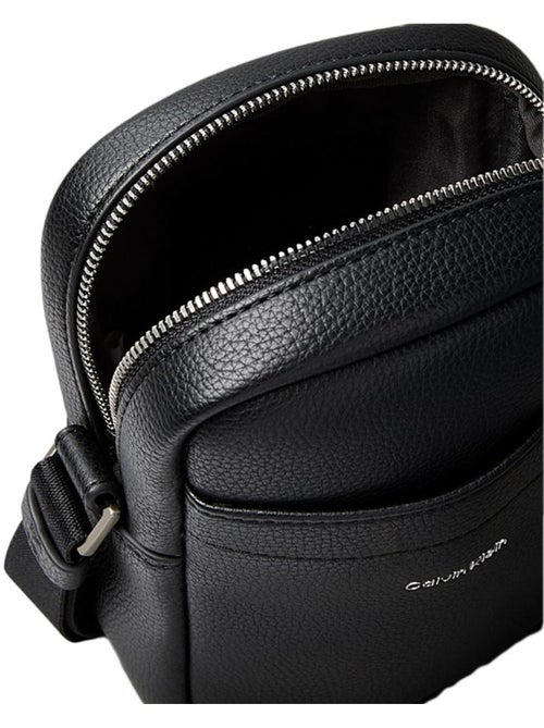 Calvin Klein Jeans Raiseds - Mala a Tiracolo Preta para Homem - Kiabi Calvin Klein Jeans Raiseds - Mala a Tiracolo Preta para Homem - Kiabi