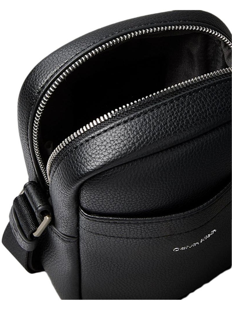 Calvin Klein Jeans Raiseds - Mala a Tiracolo Preta para Homem Preto - Kiabi