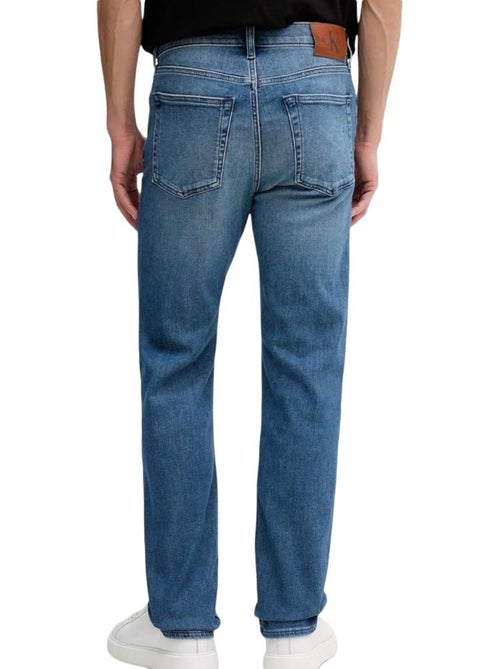Calvin klein jeans standard: jeans azul de corte reto para homem - Kiabi Calvin klein jeans standard: jeans azul de corte reto para homem - Kiabi