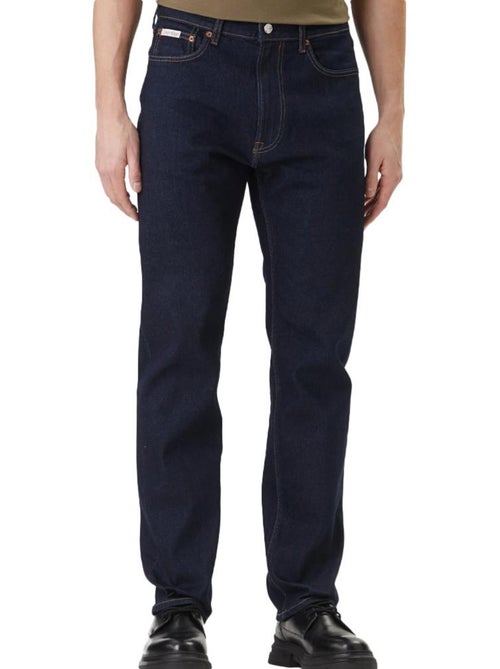 Calvin klein jeans standard slim fit azul escuro para homem - Kiabi Calvin klein jeans standard slim fit azul escuro para homem - Kiabi