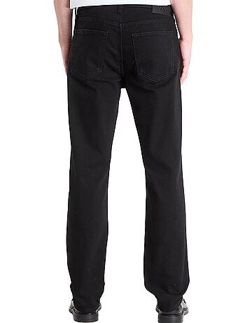 Calvin klein jeans standard straight: jeans retos pretos para homem