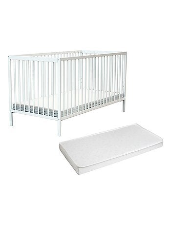 Cama de bebê de madeira com colchão one de madeira