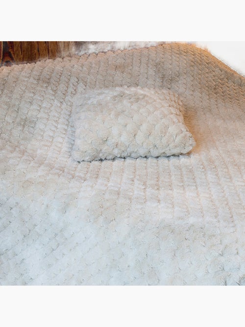 Cama ou colcha pele sintética com relevo de diamante - Kiabi