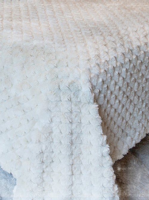 Cama ou colcha pele sintética com relevo de diamante - Kiabi
