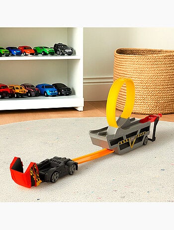 Camião lançador de carros com pista de looping e carro de metal teamsterz