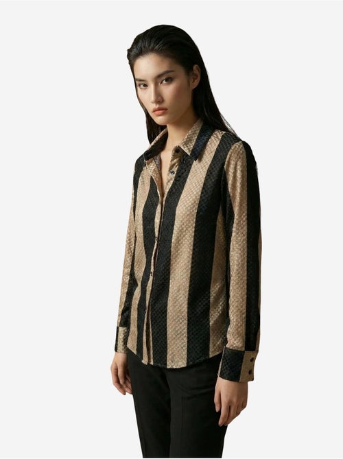 Camisa abotoada de veludo tecido às riscas my fashion - Kiabi Camisa abotoada de veludo tecido às riscas my fashion - Kiabi