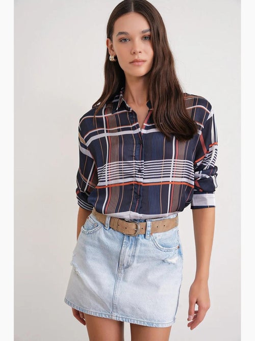 Camisa acetinada aos quadrados com botões mixray - Kiabi Camisa acetinada aos quadrados com botões mixray - Kiabi
