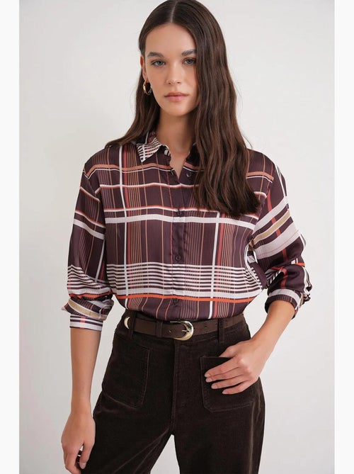 Camisa acetinada aos quadrados com botões mixray - Kiabi Camisa acetinada aos quadrados com botões mixray - Kiabi